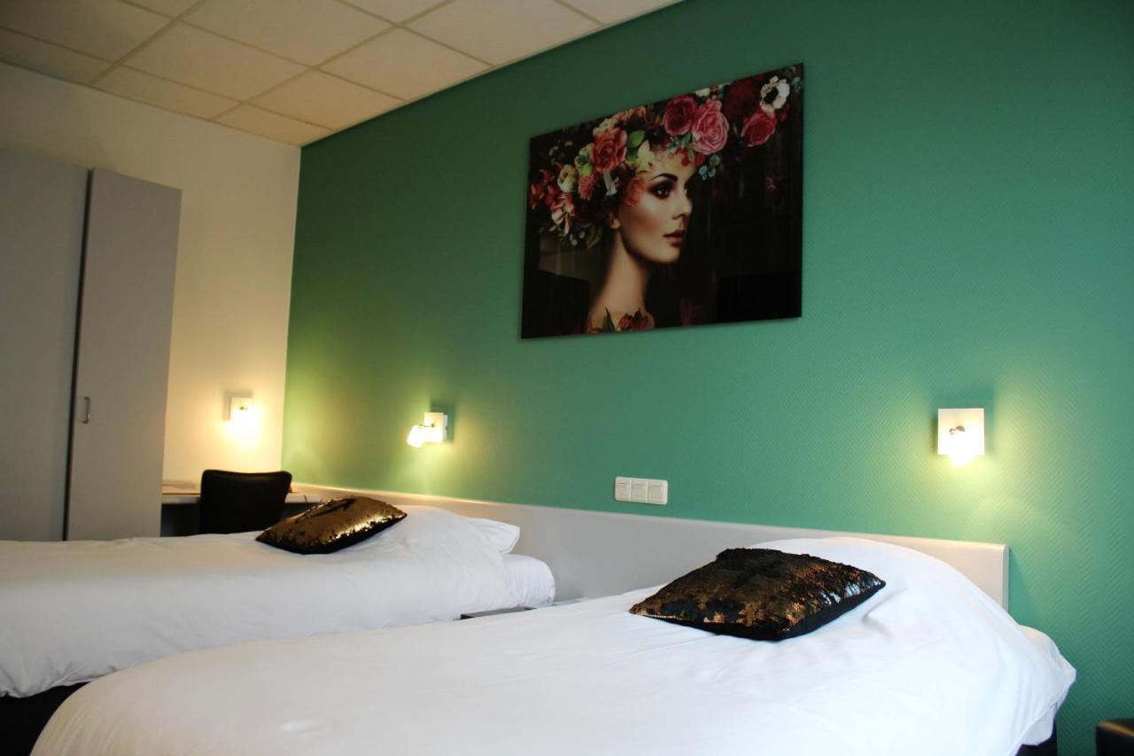 Hotel Restaurant De Jonge Heertjes Aalsmeer Esterno foto