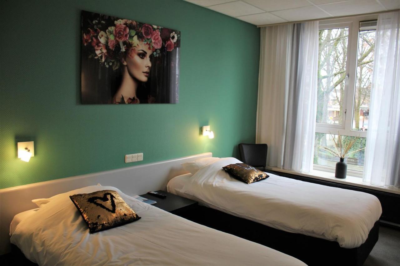 Hotel Restaurant De Jonge Heertjes Aalsmeer Esterno foto