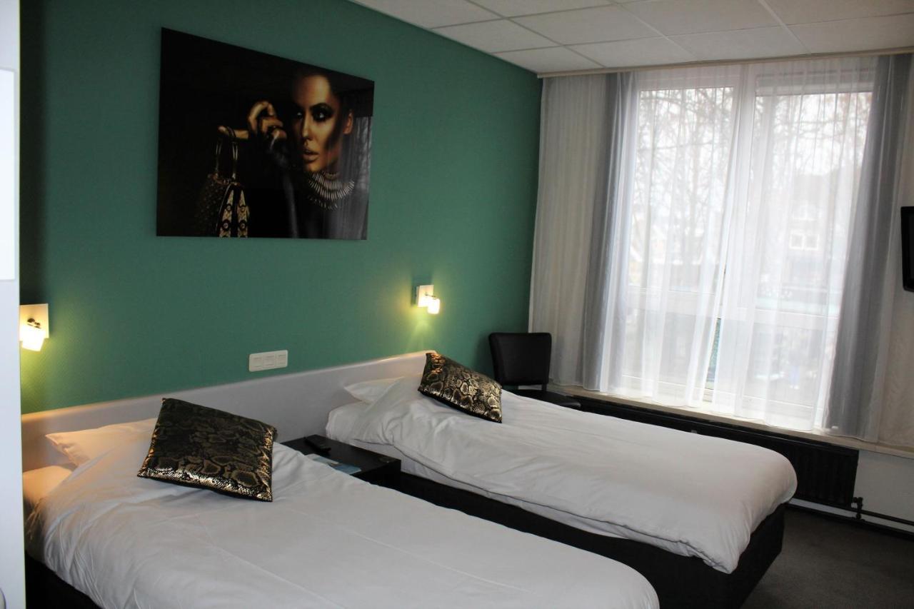 Hotel Restaurant De Jonge Heertjes Aalsmeer Esterno foto