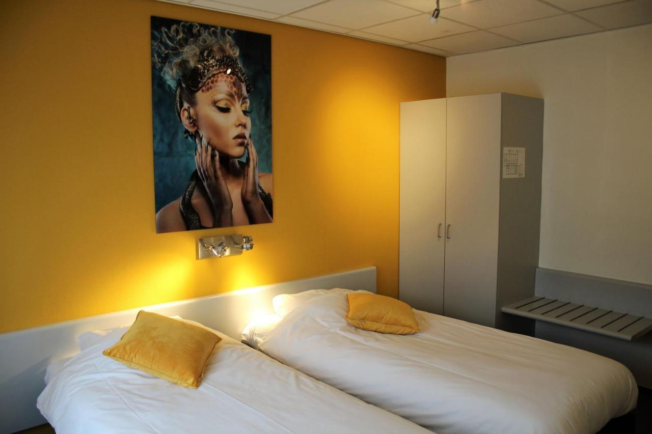 Hotel Restaurant De Jonge Heertjes Aalsmeer Esterno foto
