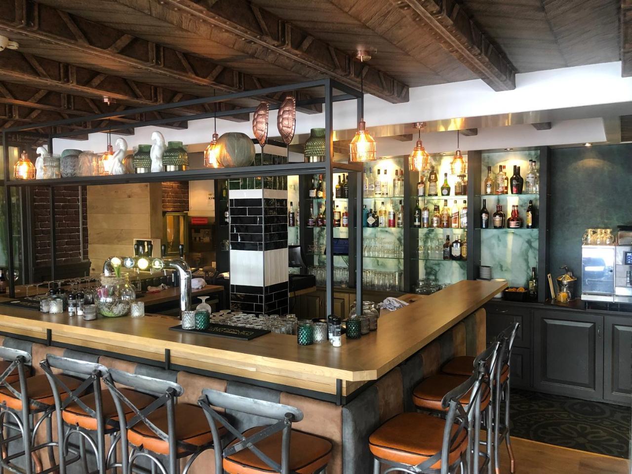 Hotel Restaurant De Jonge Heertjes Aalsmeer Esterno foto